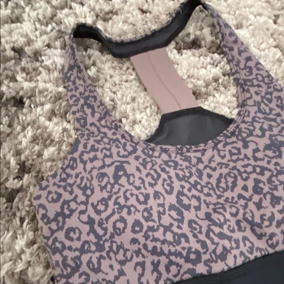 Kimith Animal Print Workout Outfit - Picture 2 of 6